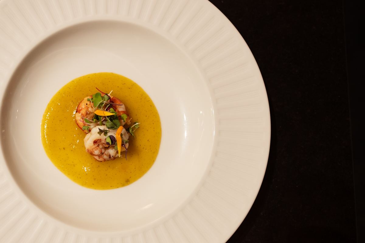 Gambas con salsa de coco y curry